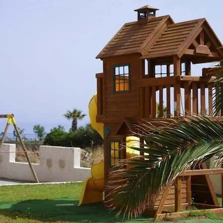 For 4 Persons, With Swimming Pool, Near The Beach