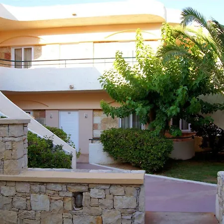 For 4 Persons, With Swimming Pool, Near The Beach *