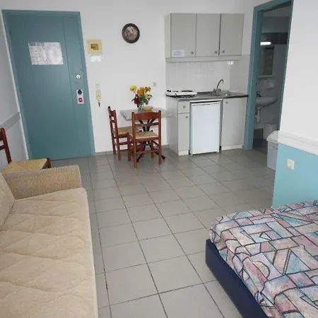 For 4 Persons, With Swimming Pool, Near The Beach * Ρέθυμνο